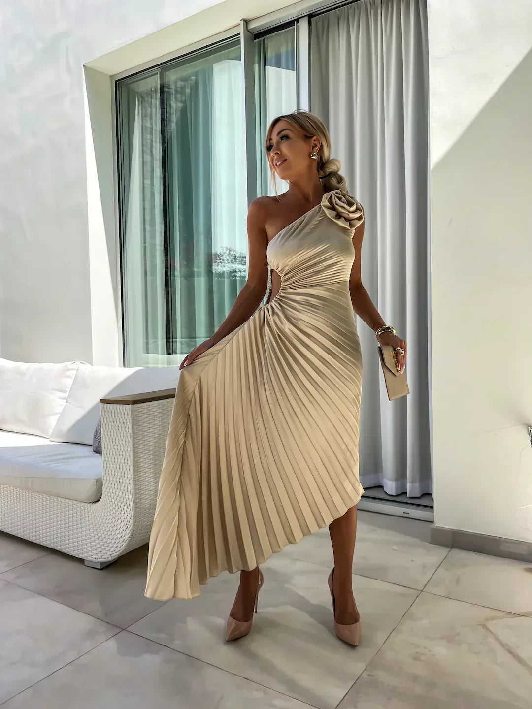 LIZBETH DRESS WITH ROMANTIC FLOWER